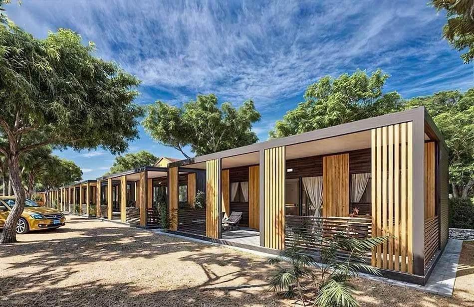 Tj Escape - Mobile Home 0*, פאקוסטאן קרואטיה